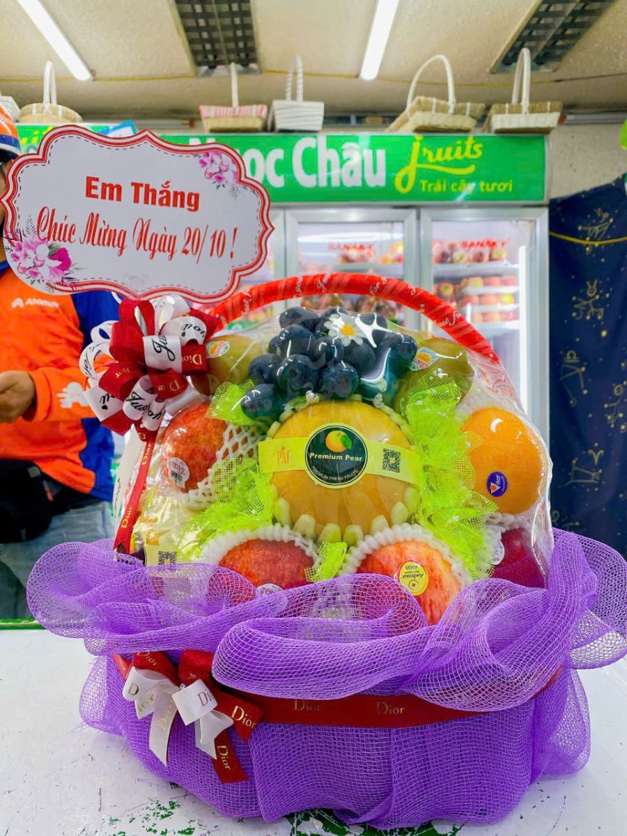 Giỏ hoa quả 20/10